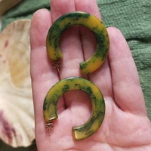 Vintage Marbled Yellow Green Colored Lucite Earrings TCJB1